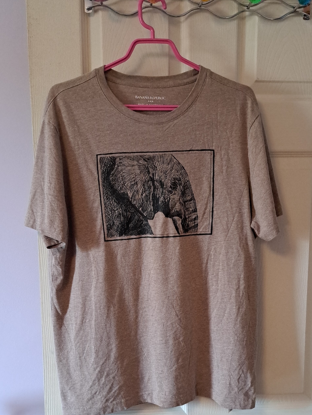 Banana Republic Beige Tee with Black Elephant Illustration